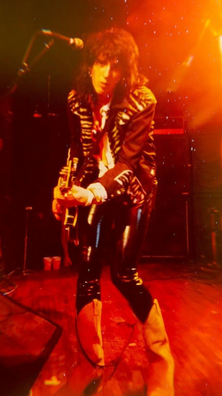 719x1280 Izzy stradlin aesthetic. Izzy stradlin 80s, Izzy stradlin cute, Rockstars
