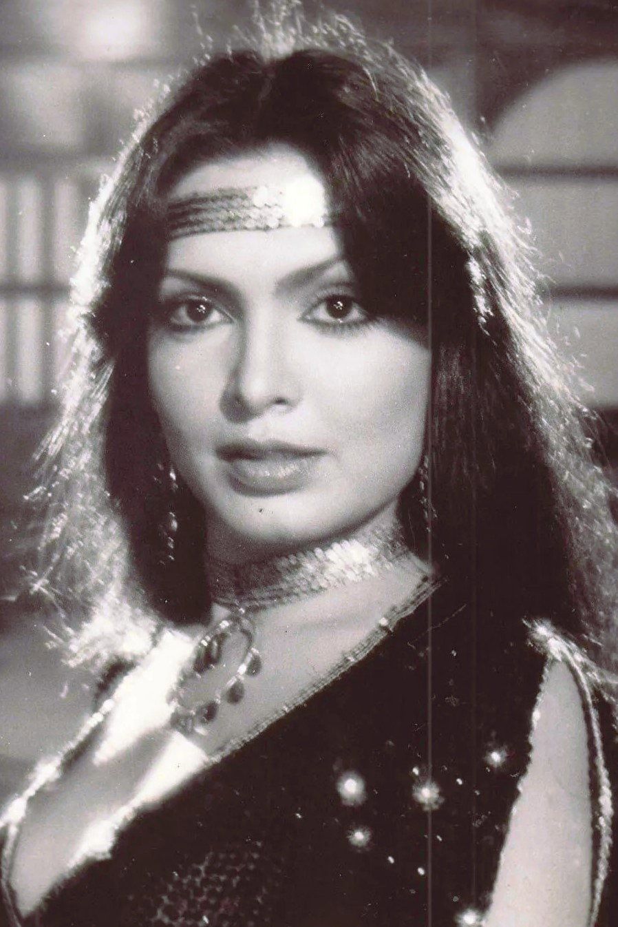 898x1346 Parveen Babi Image
