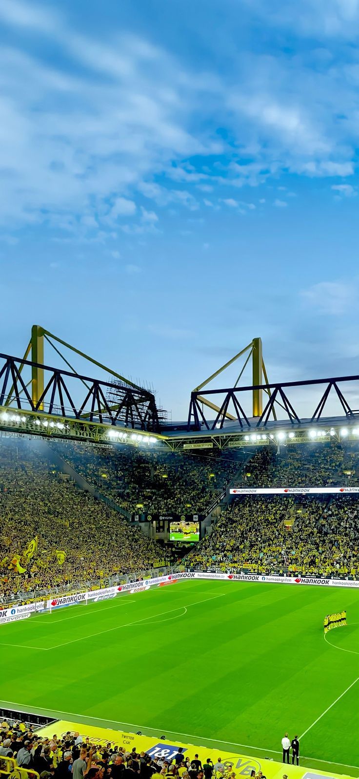 736x1595 signal induna park Signal Iduna Park