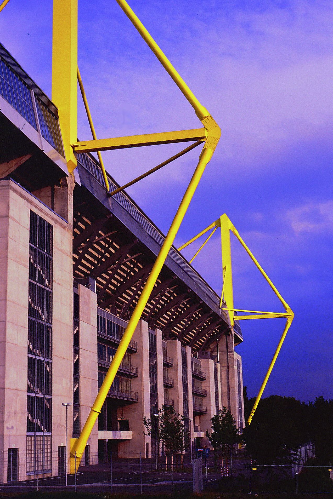 1273x1909 Westfalenstadion 038