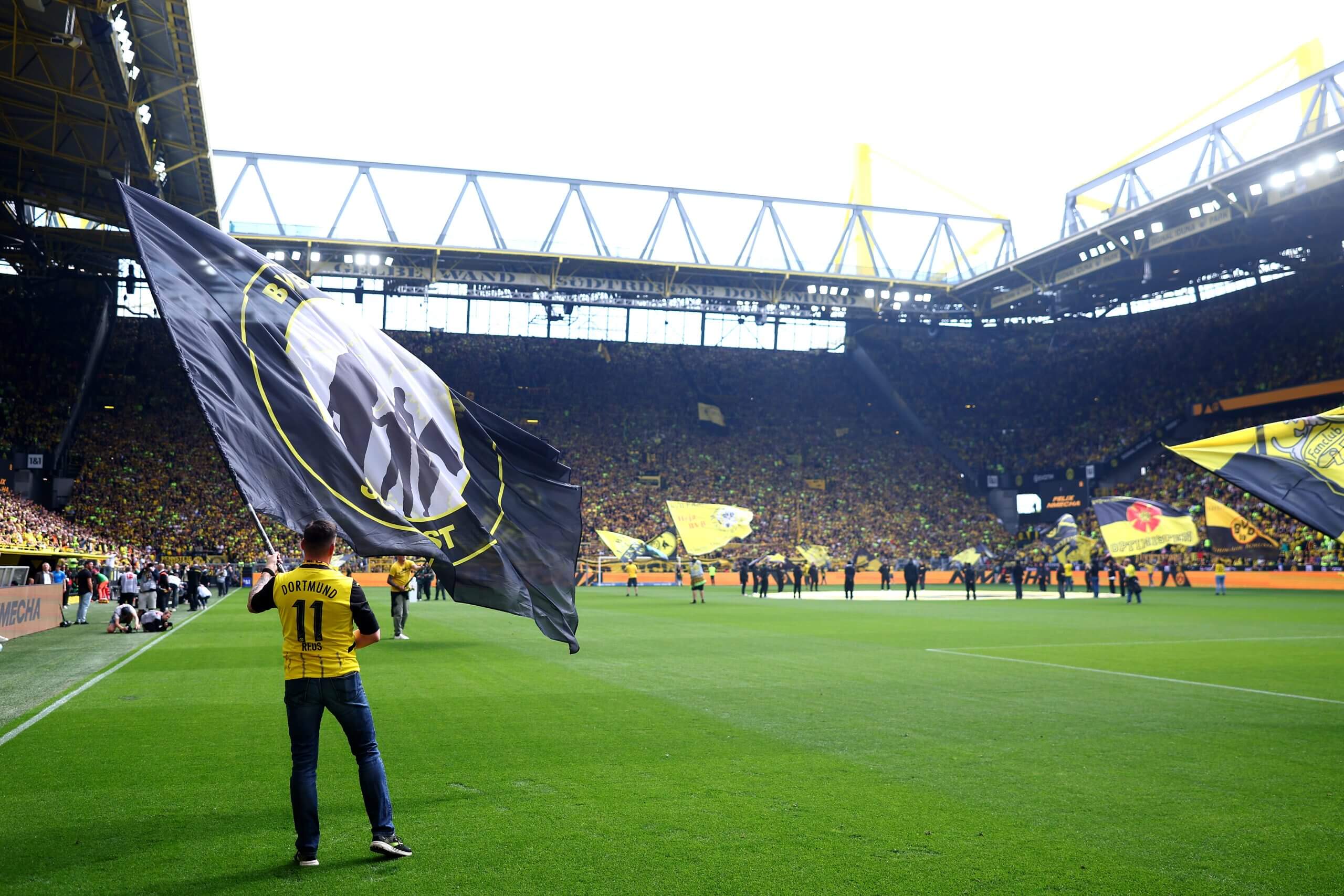 2560x1707 Borussia Dortmund, a powerful past and the next step: 'We have to reach people's hearts'