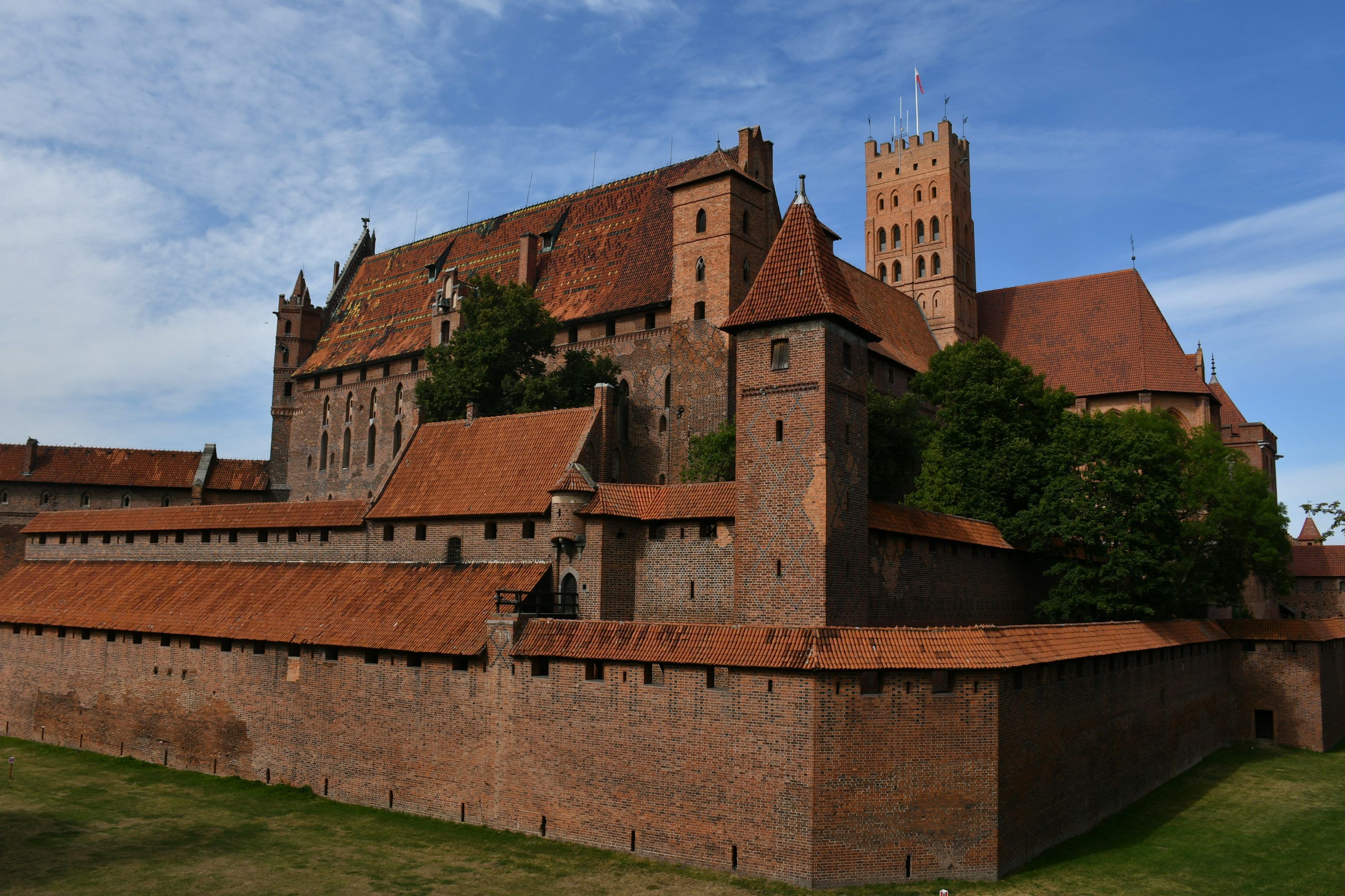 3000x2000 Malbork Castle Picture. Download Free Image