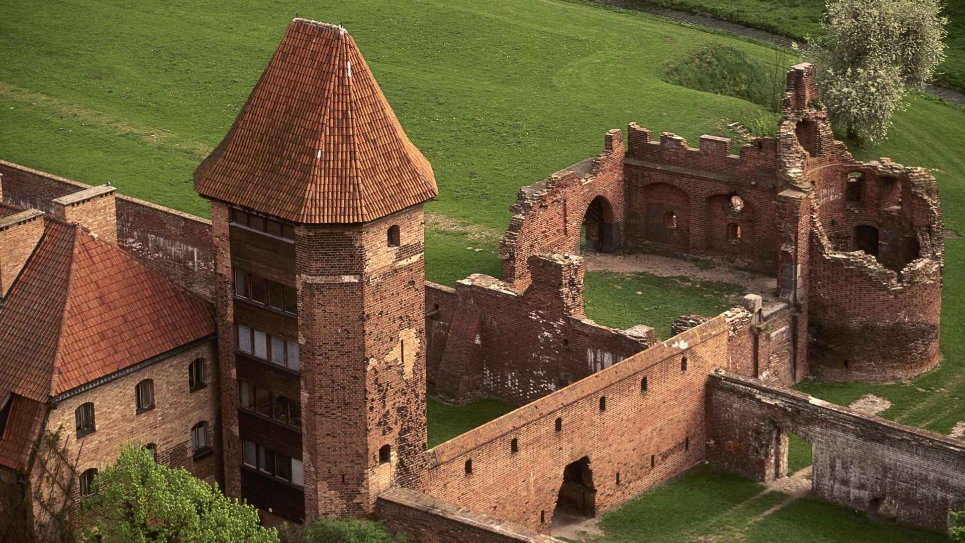 1920x1080 Malbork Castle Phone Wallpaper: Free 4K & HD Downloads