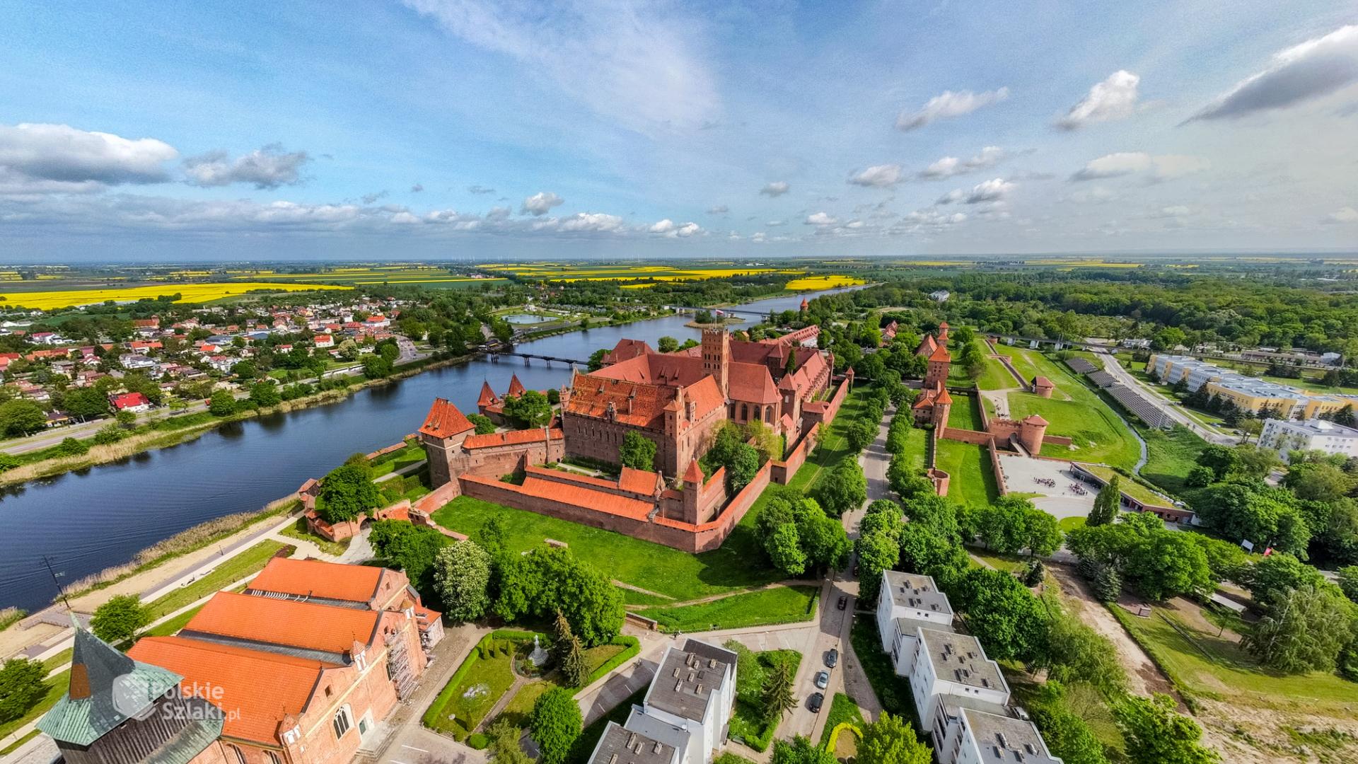 1920x1080 Malbork tourist attractions. What interesting places are worth seeing outside the castle in Malbork?