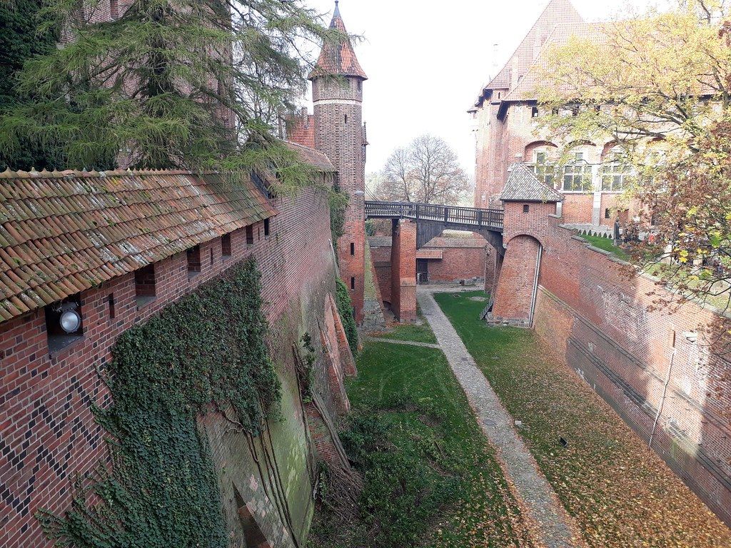 1024x768 Malbork Castle, Poland. The Castle of the Teutonic Order in