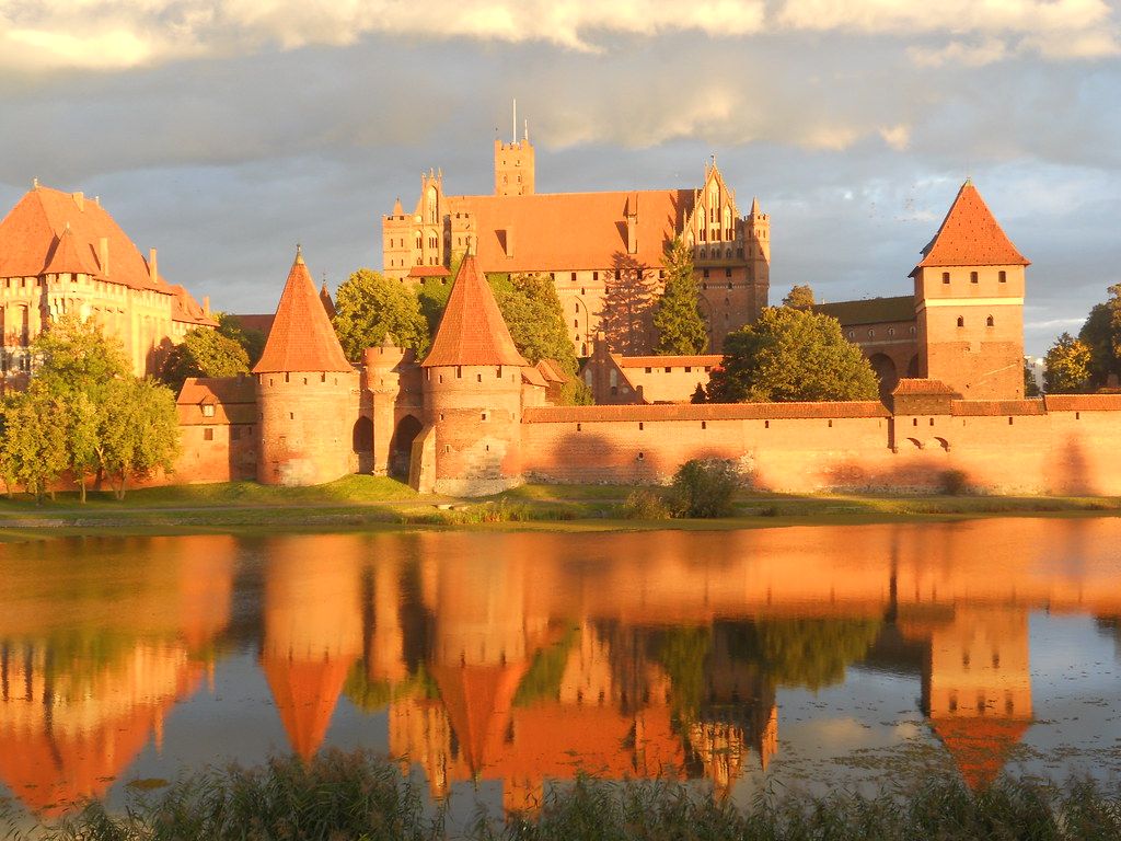 1024x768 Malbork Castle. Poland. tremulant