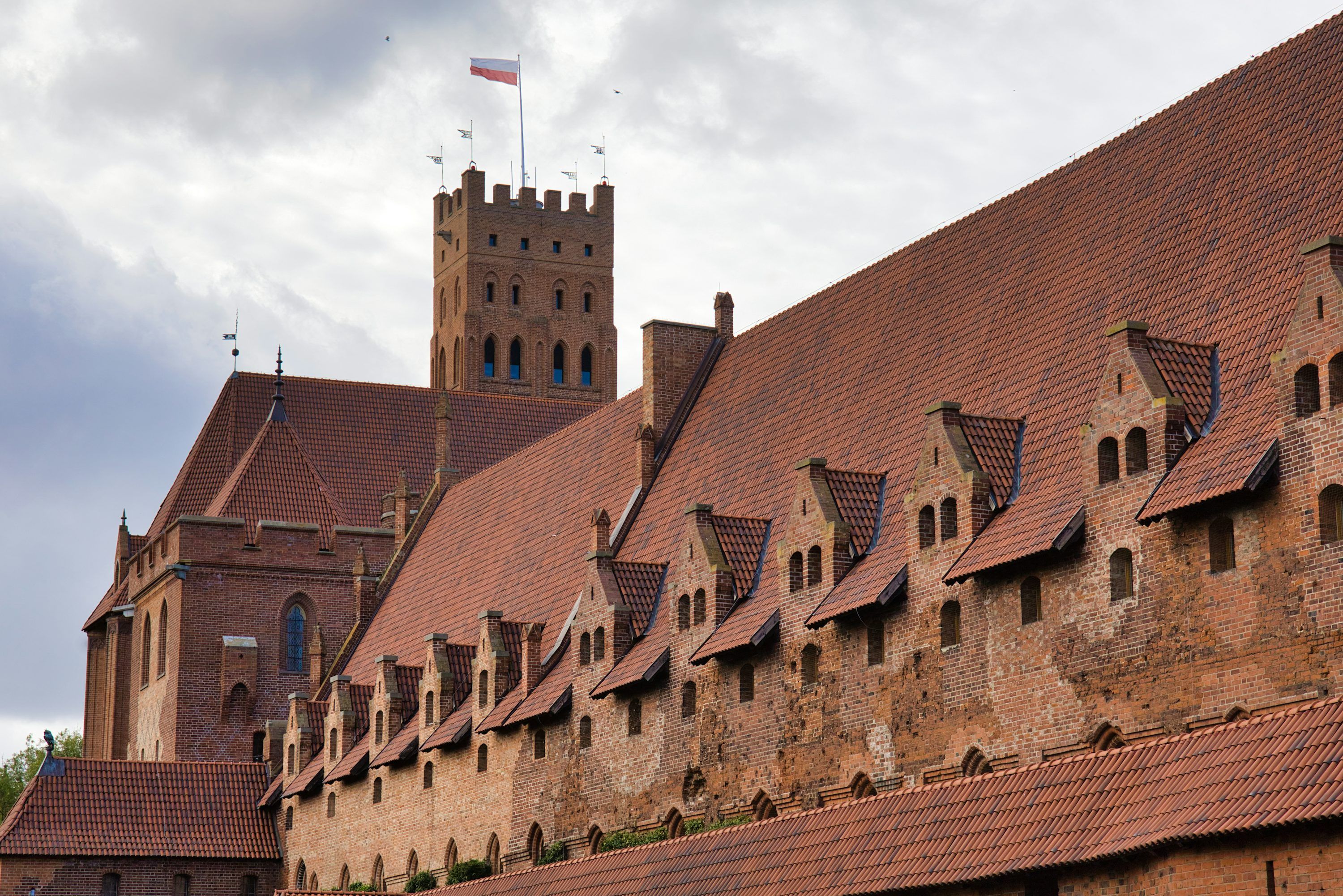 3000x2001 Malbork Castle Picture. Download Free Image