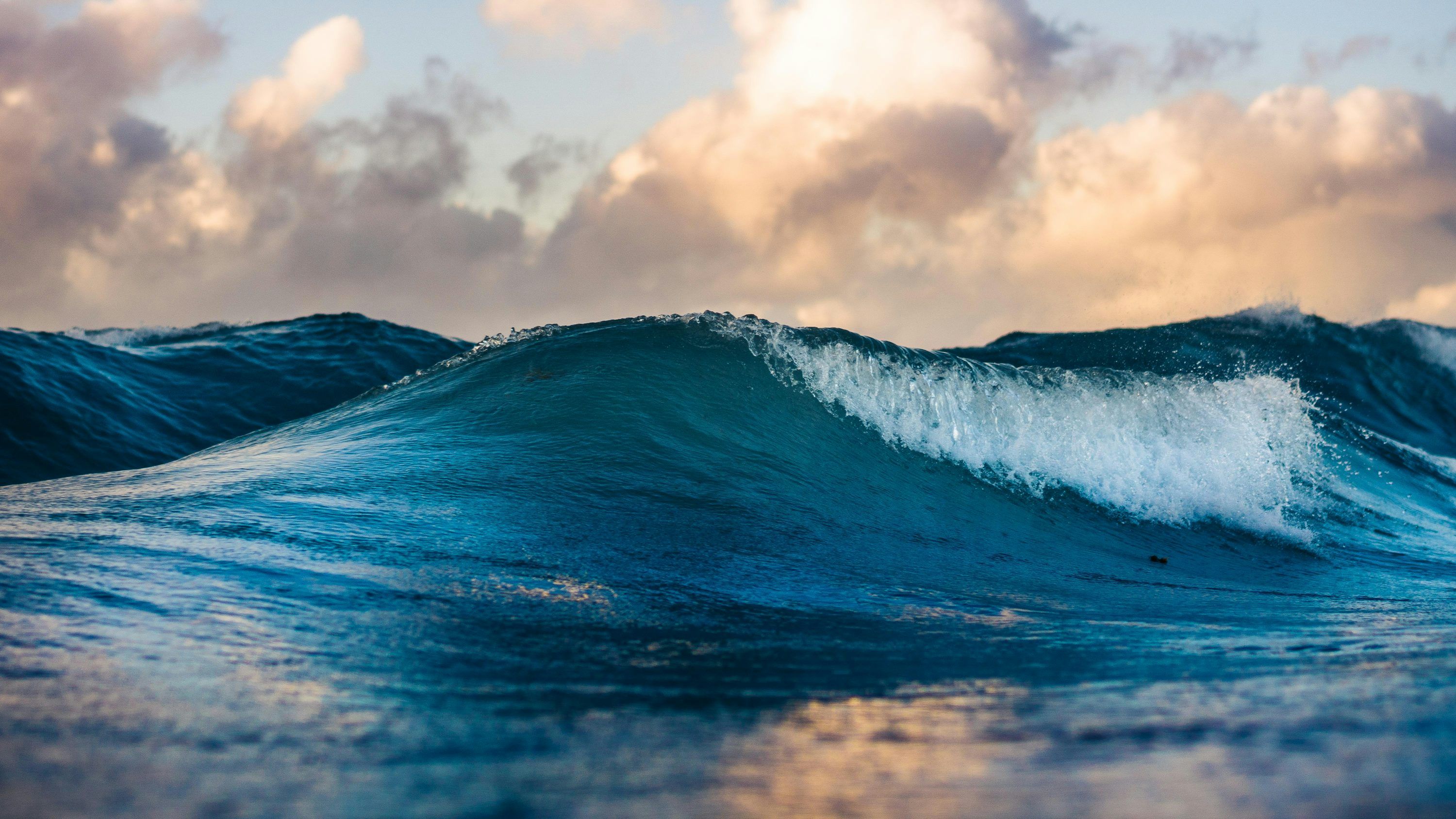 3000x1688 Wave Wallpaper: Free HD Download [4K]