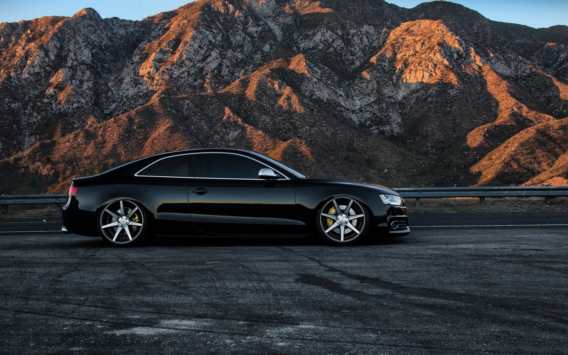 1920x1200 Sleek Audi RS5 in Stunning Mountain Landscape