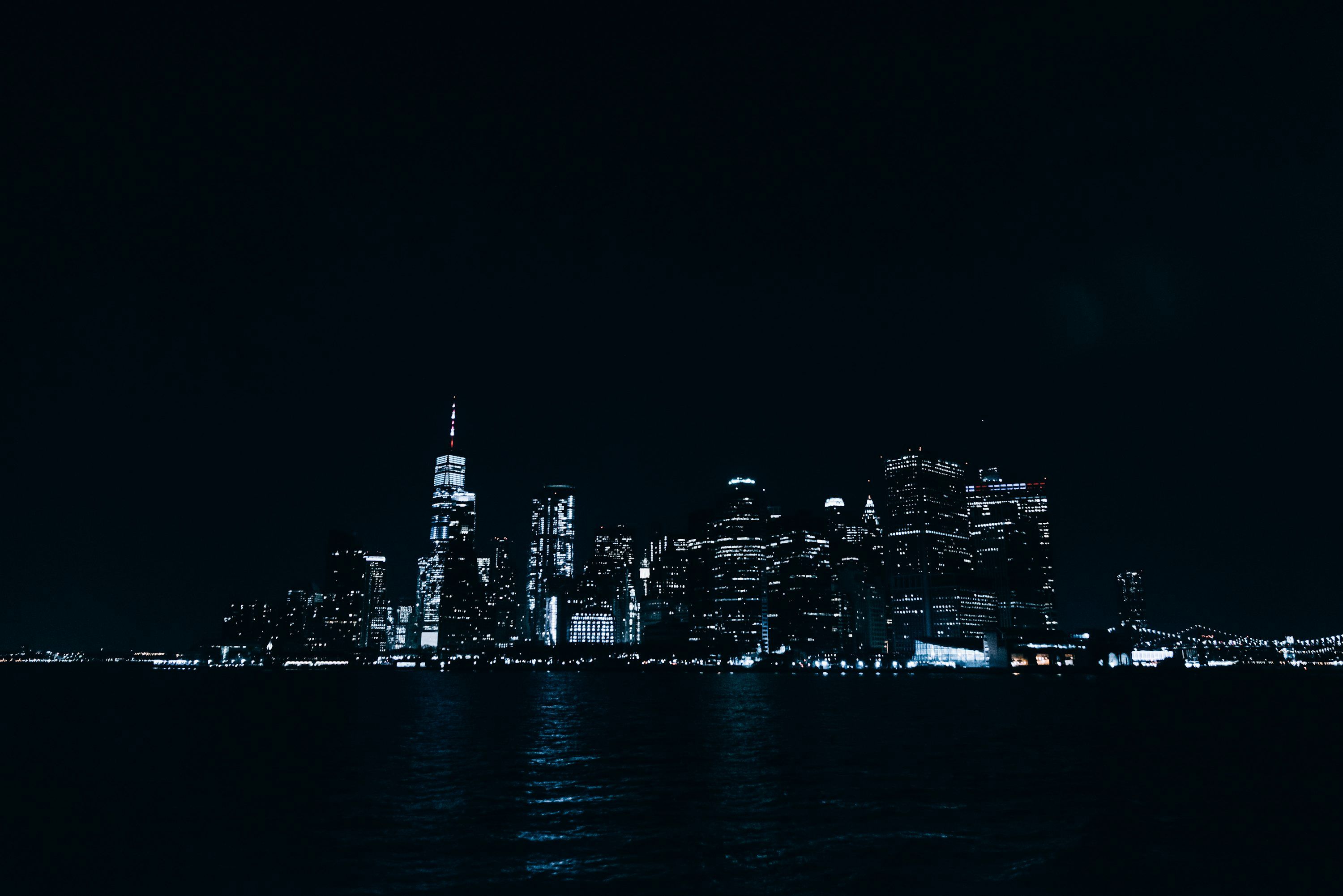 3000x2002 A city at night photo