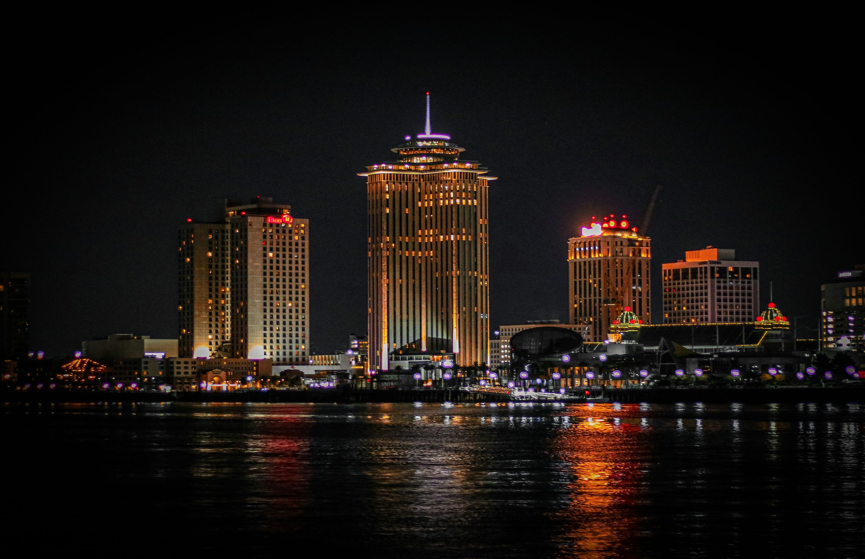 3000x1941 A city skyline at night photo
