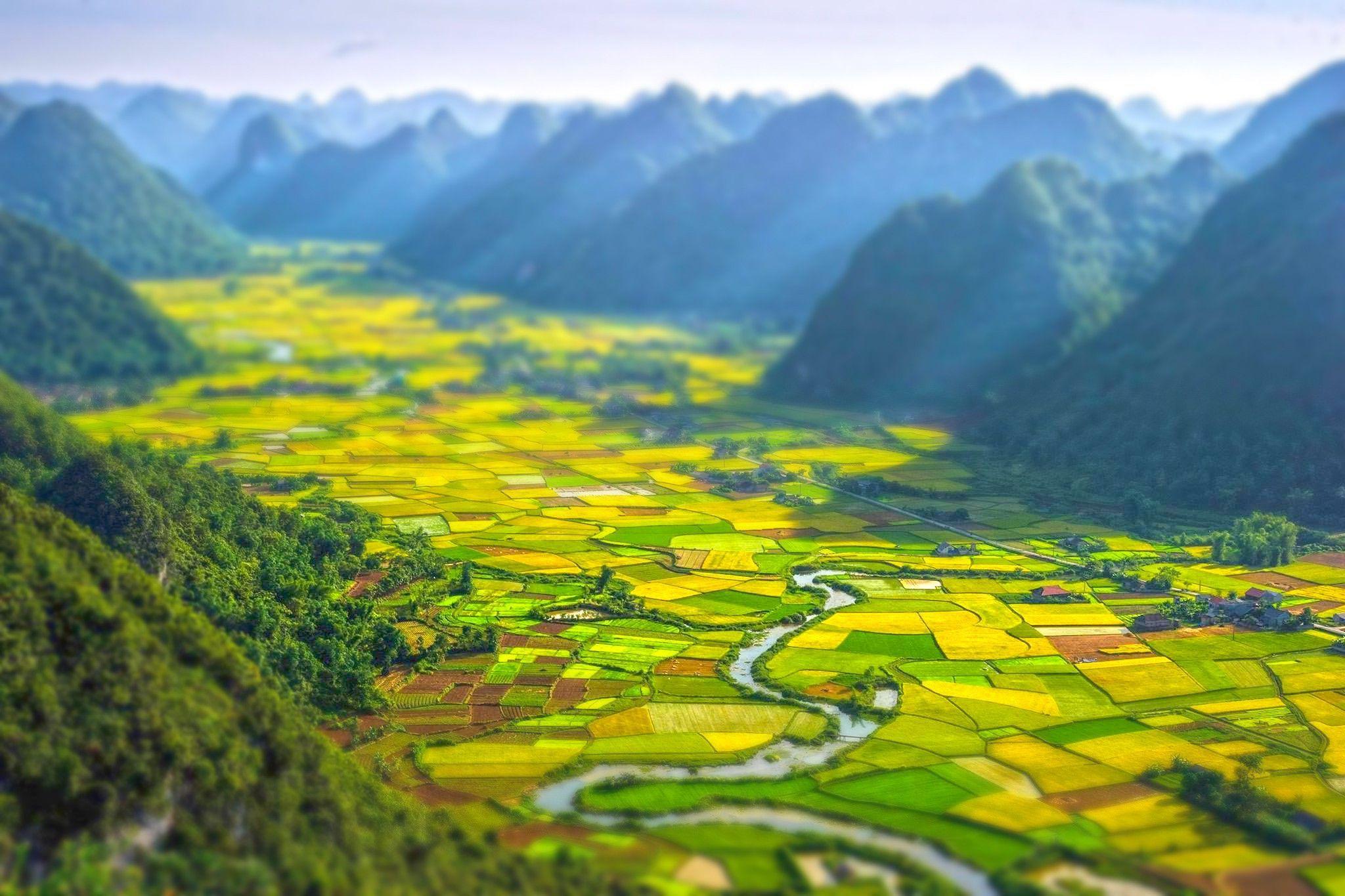 2048x1365 landscape, Nature, Africa, Tilt Shift, Field, River, Hill, Rwanda
