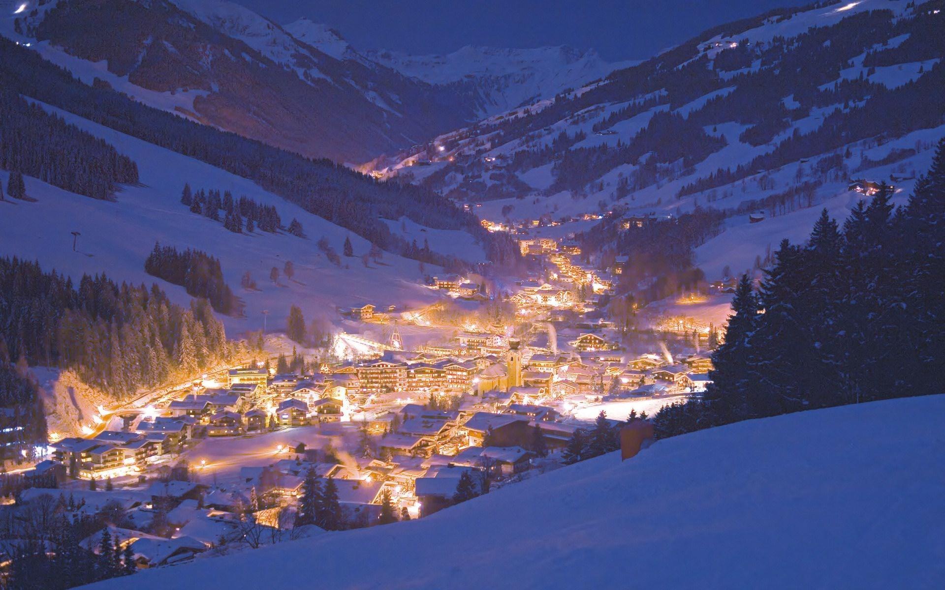 1920x1200 Winter Village Mountains Wallpaper