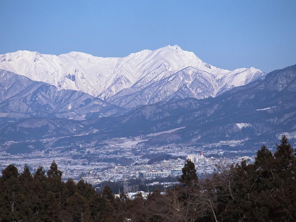 1024x768 Mountaintop Ltd on. Mountain wallpaper, Mountains, View wallpaper
