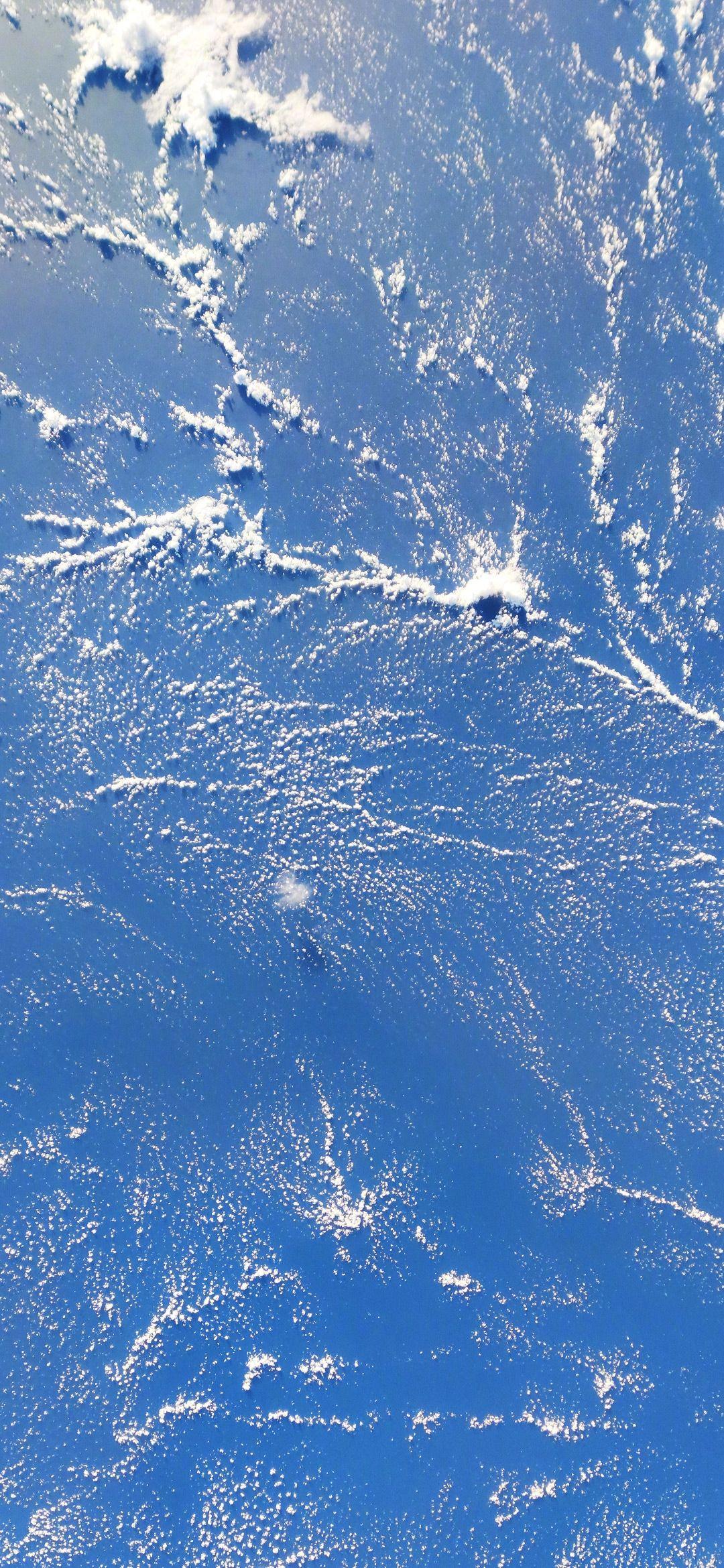 1080x2340 Wallpaper Sharing 丨Picture Of The Earth Taken By Xiaomi Mi 10 With 108MP Camera In Space