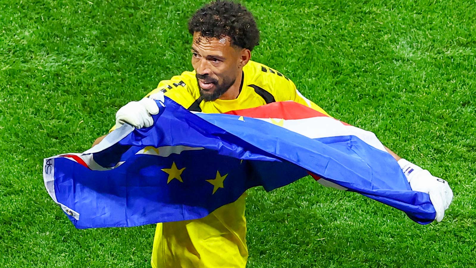 1600x900 World Cup News: 40 Year Old GK Gets Over 1M New Followers After Shutting Out Spain