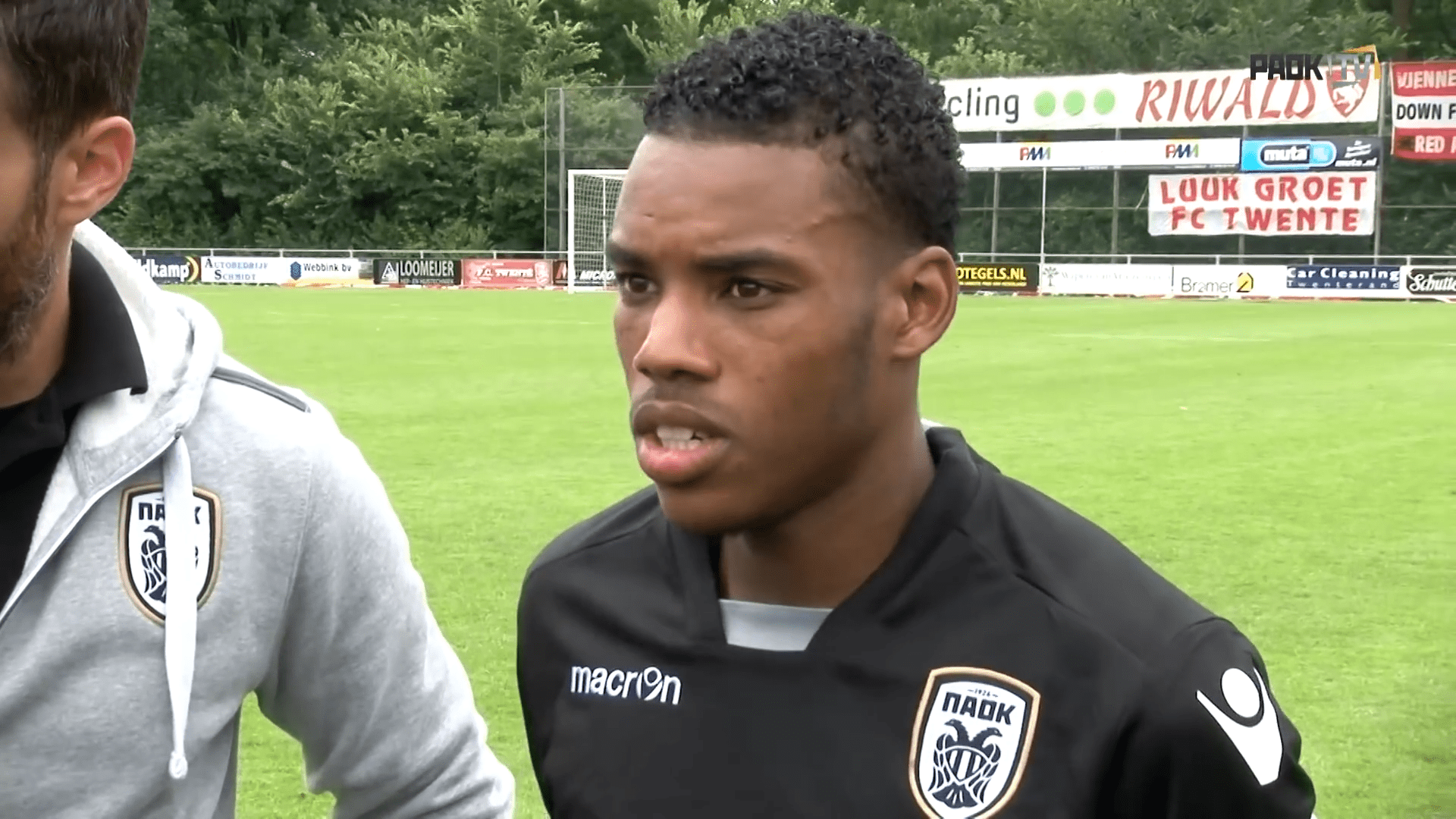 1920x1080 Garry Rodrigues (July 2016).png
