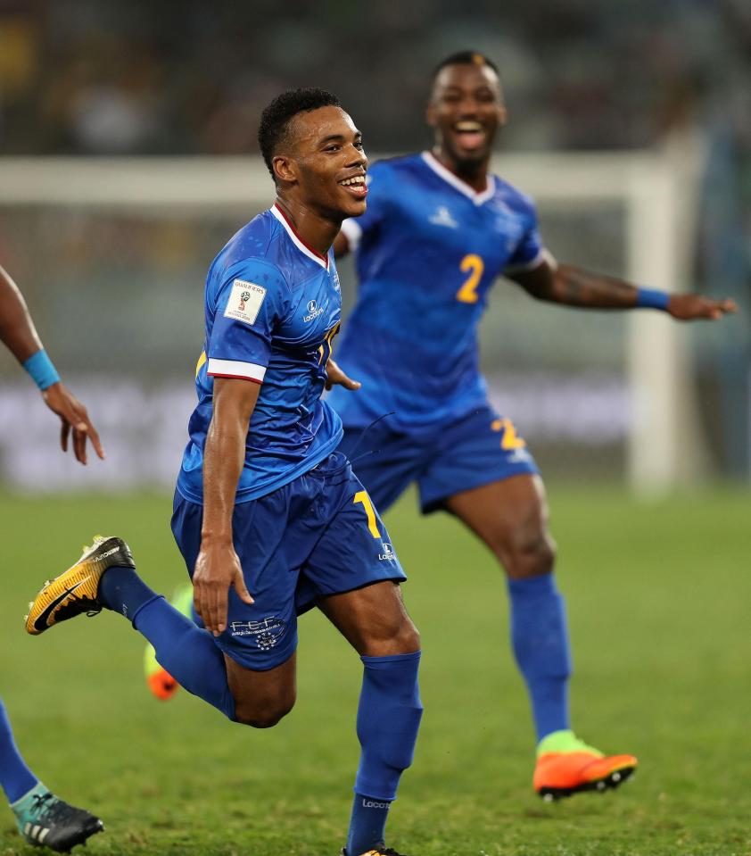 842x959 Newcastle boss Rafa Benitez steps up interest in £7m Galatasaray winger Garry Rodrigues