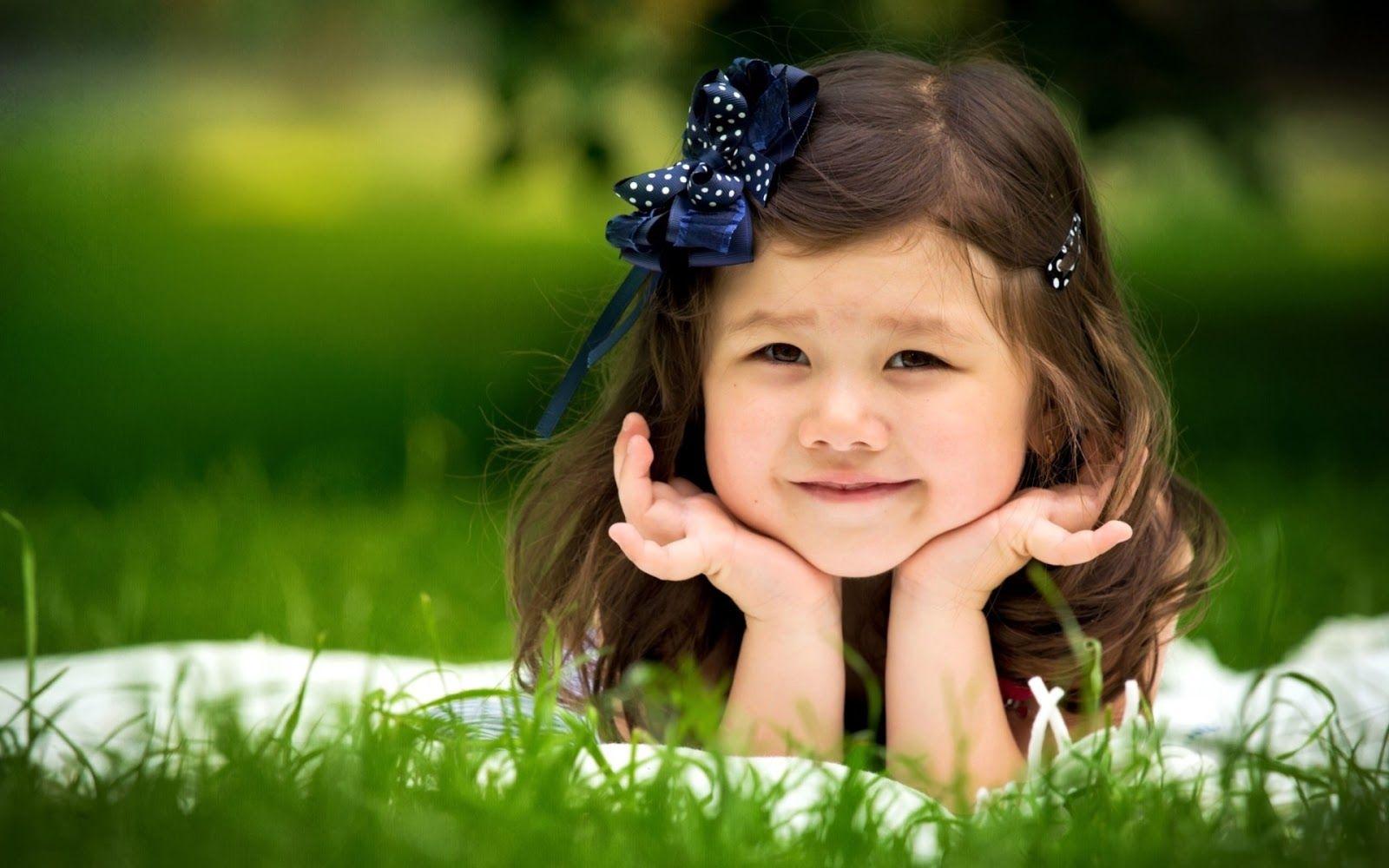 1600x1000 Sweet Girl Smiley Face