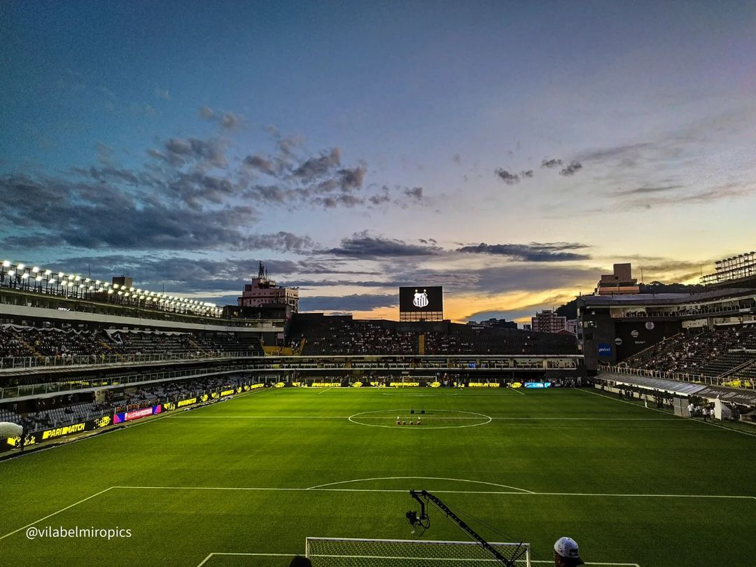 1080x810 É decisão no Alçapão! São os #MeninosDaVila buscando mais uma final de #Copinha23 e contando com o apoio da nação santista! ⚡⚪⚫ Lembrando que o jogo São Bernardo x Santos pelo #Paulistão