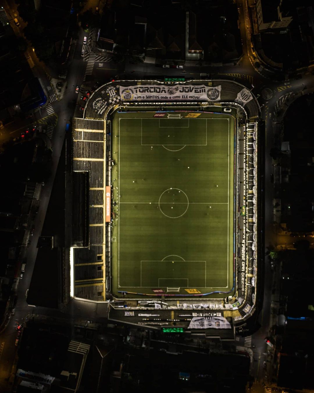 1080x1350 Estádio Urbano Caldeira (Vila Belmiro)