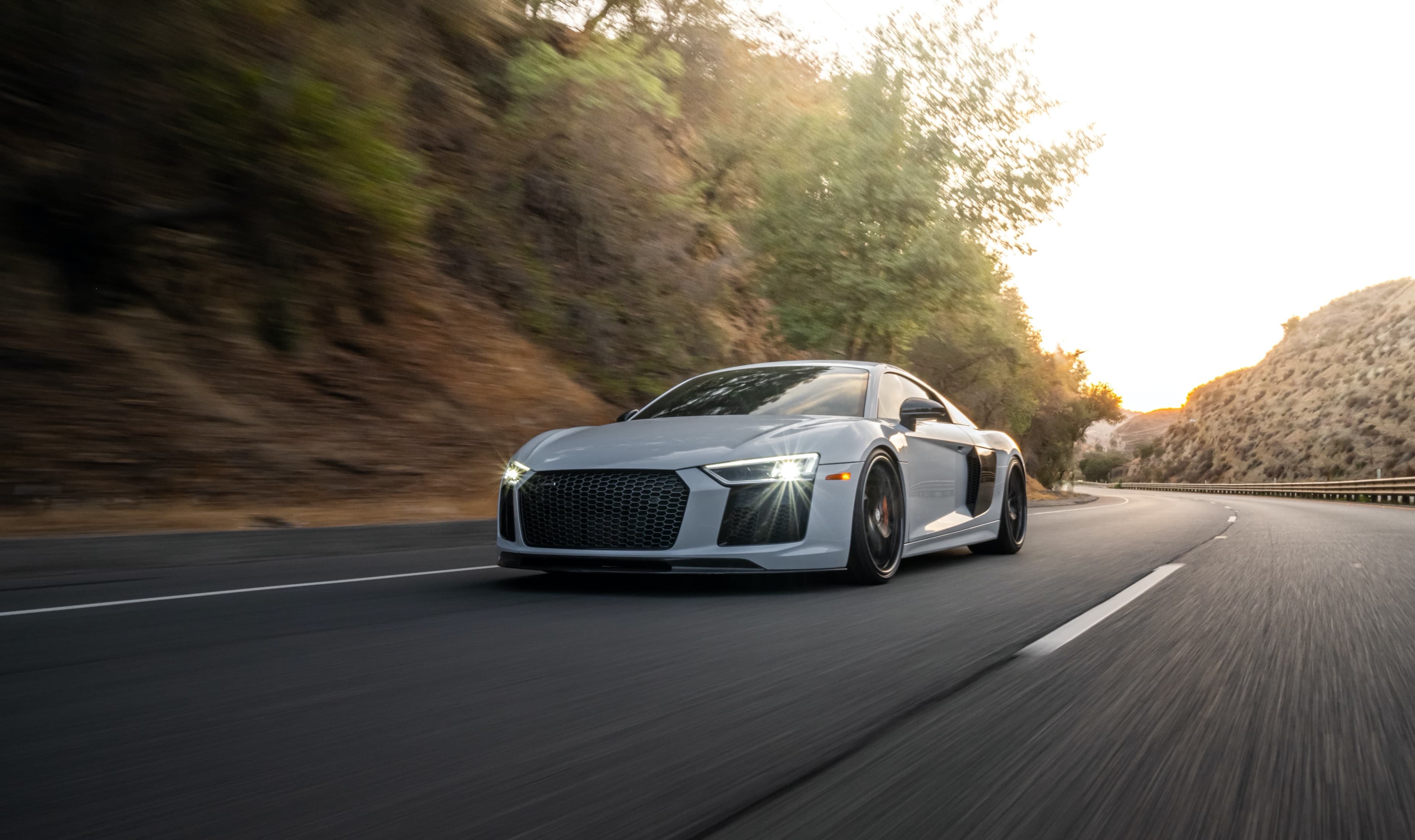 3707x2202 Audi
