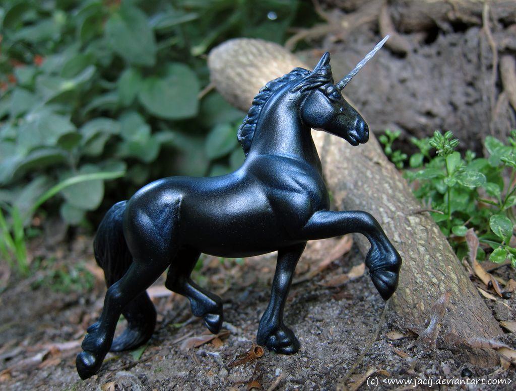1024x777 CM Blue Black Unicorn