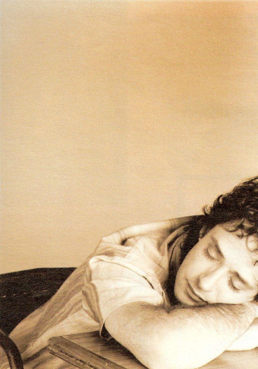 837x1200 Gustavo Cerati foto