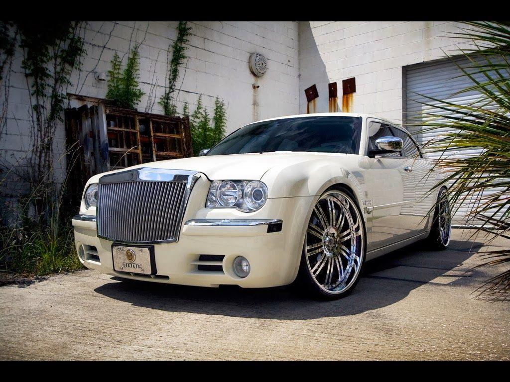 1024x768 Chrysler 300 Wallpaper