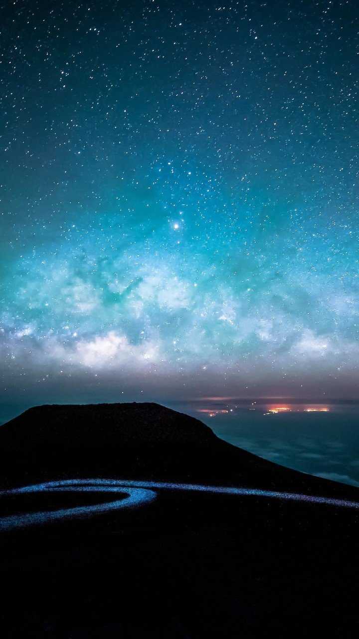 720x1280 Starry Sky Over Road at Night HD Wallpaper (720x1280)