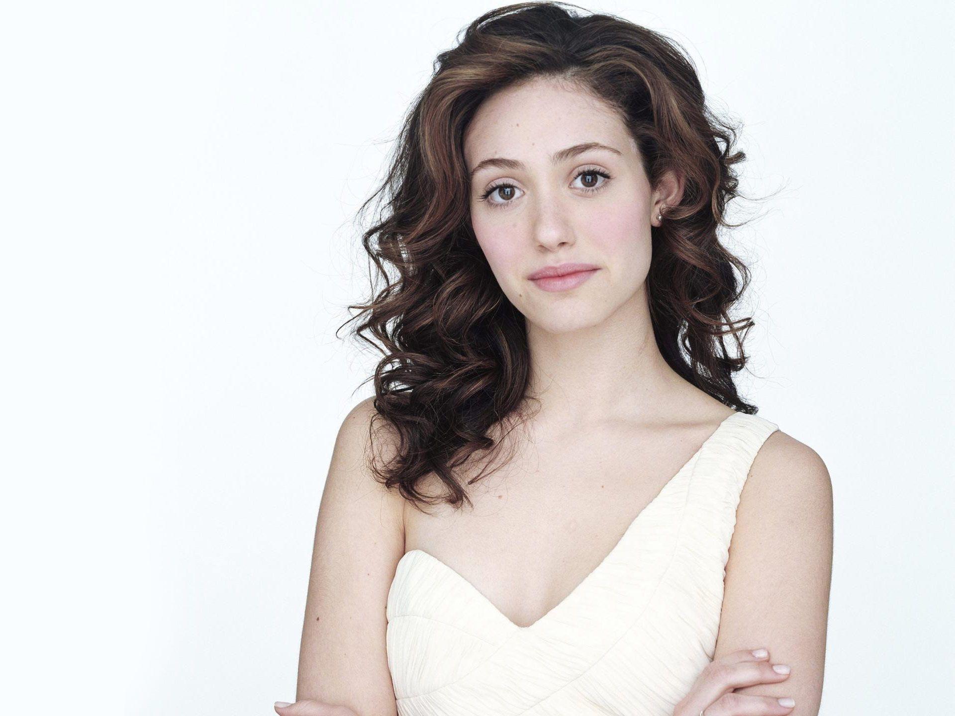 1920x1440 Emmy Rossum 41 Wallpaper