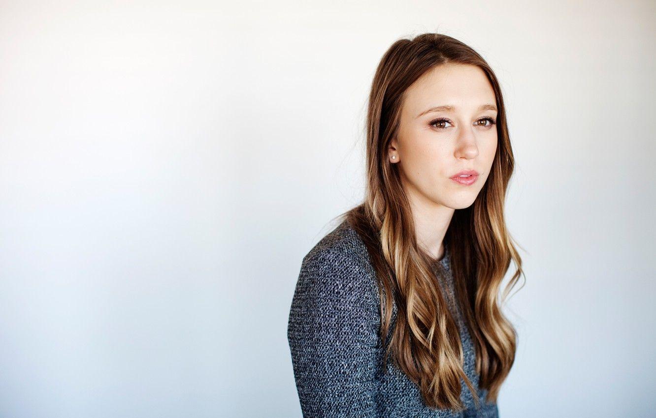 1332x850 Wallpaper Taissa Farmiga, Farmiga, Taissa image for desktop