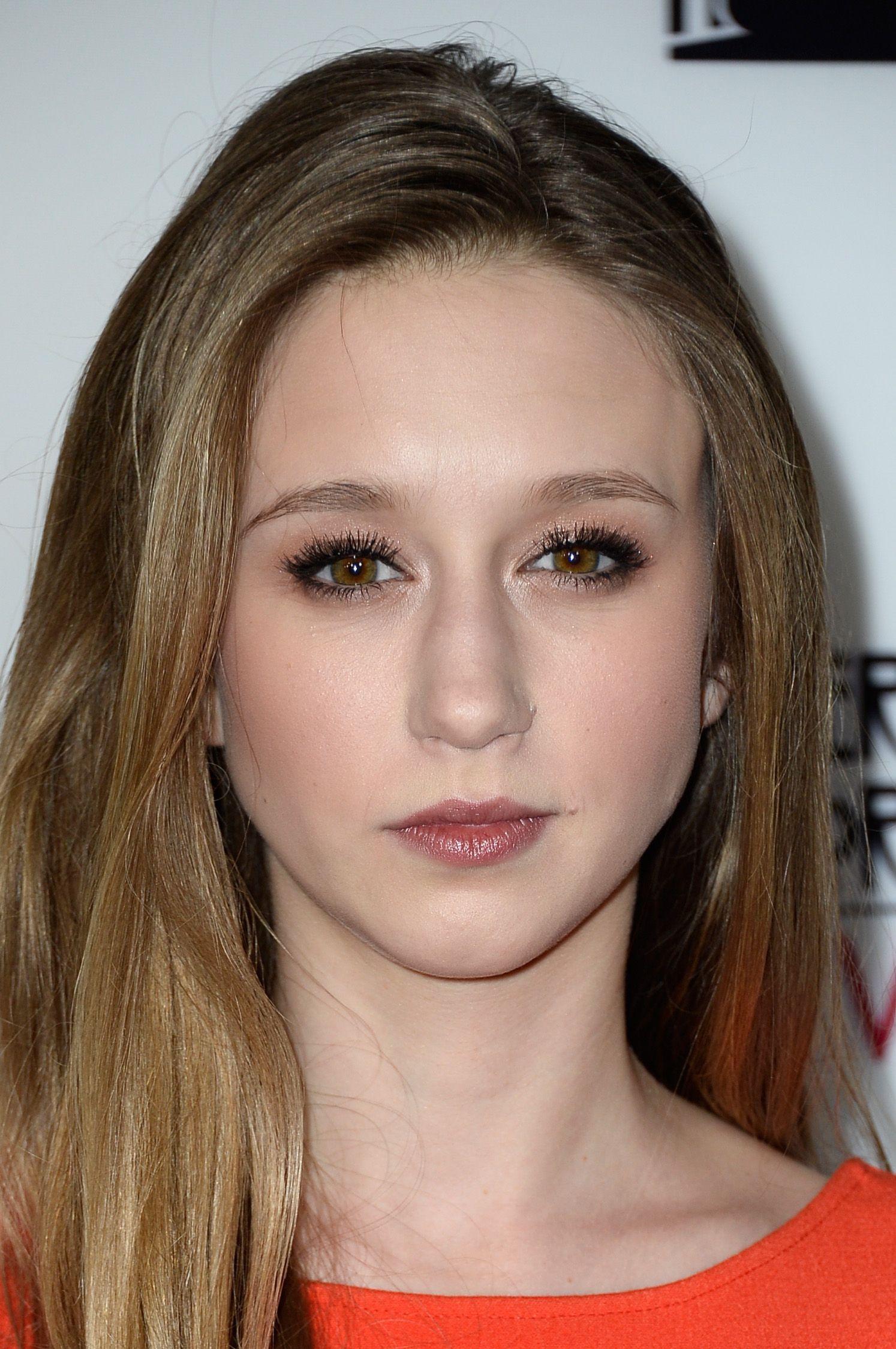 1494x2249 Taissa Farmiga HD Wallpaper
