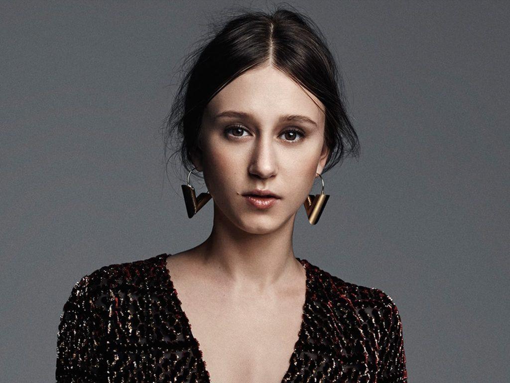 1024x768 HD Wallpaper Of The Skinny Taissa Farmiga
