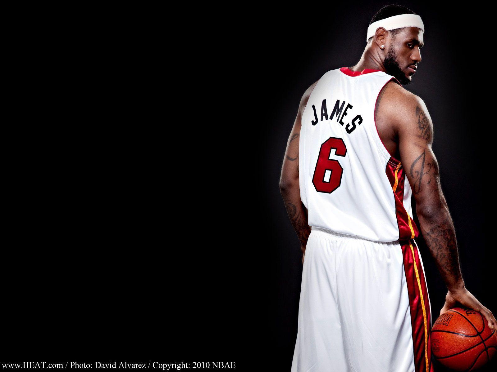 LeBron James Wallpapers - Top Free LeBron James Backgrounds -  WallpaperAccess