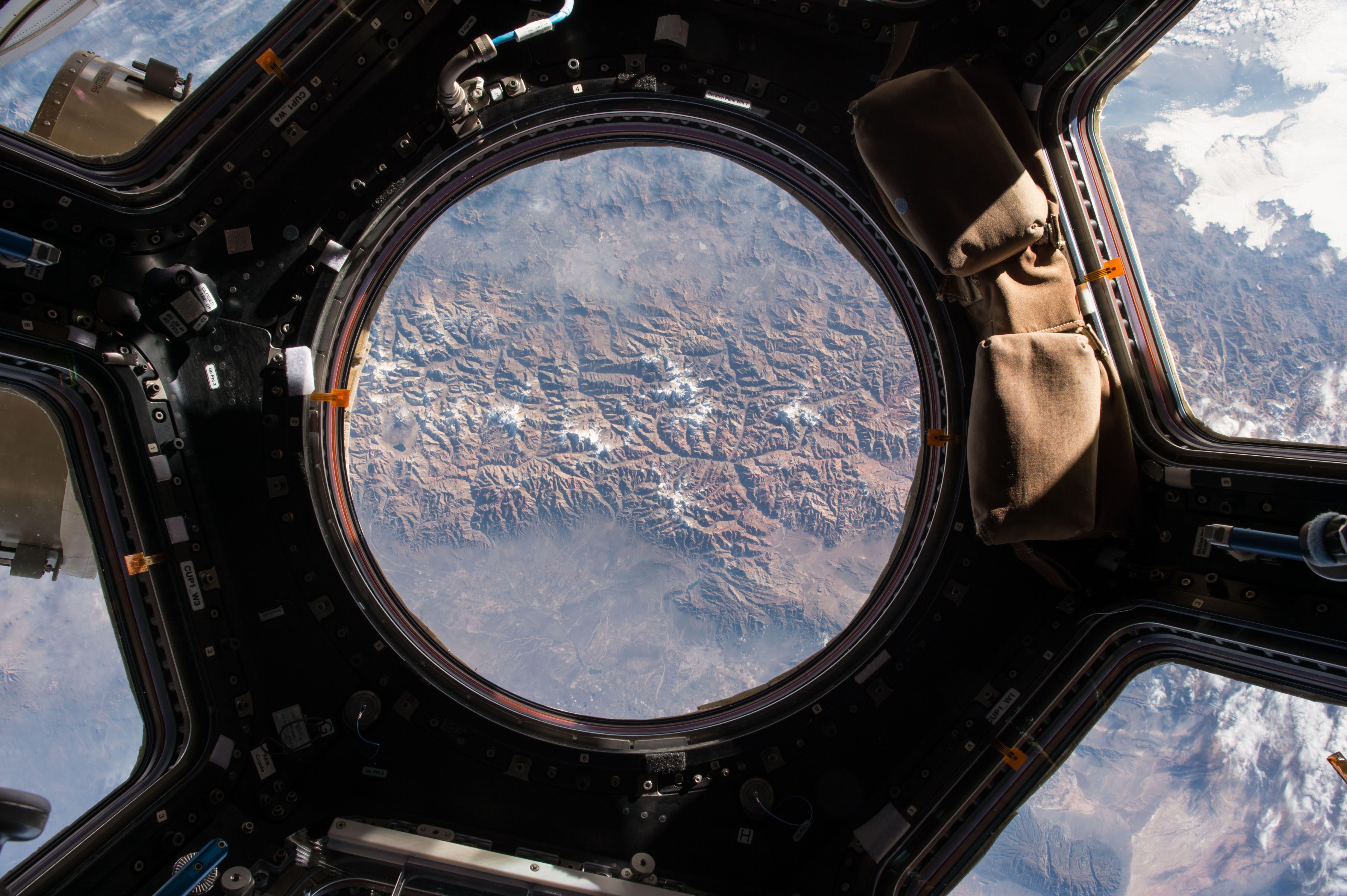 4928x3280 View of earth from the ISS 4928 × 3280