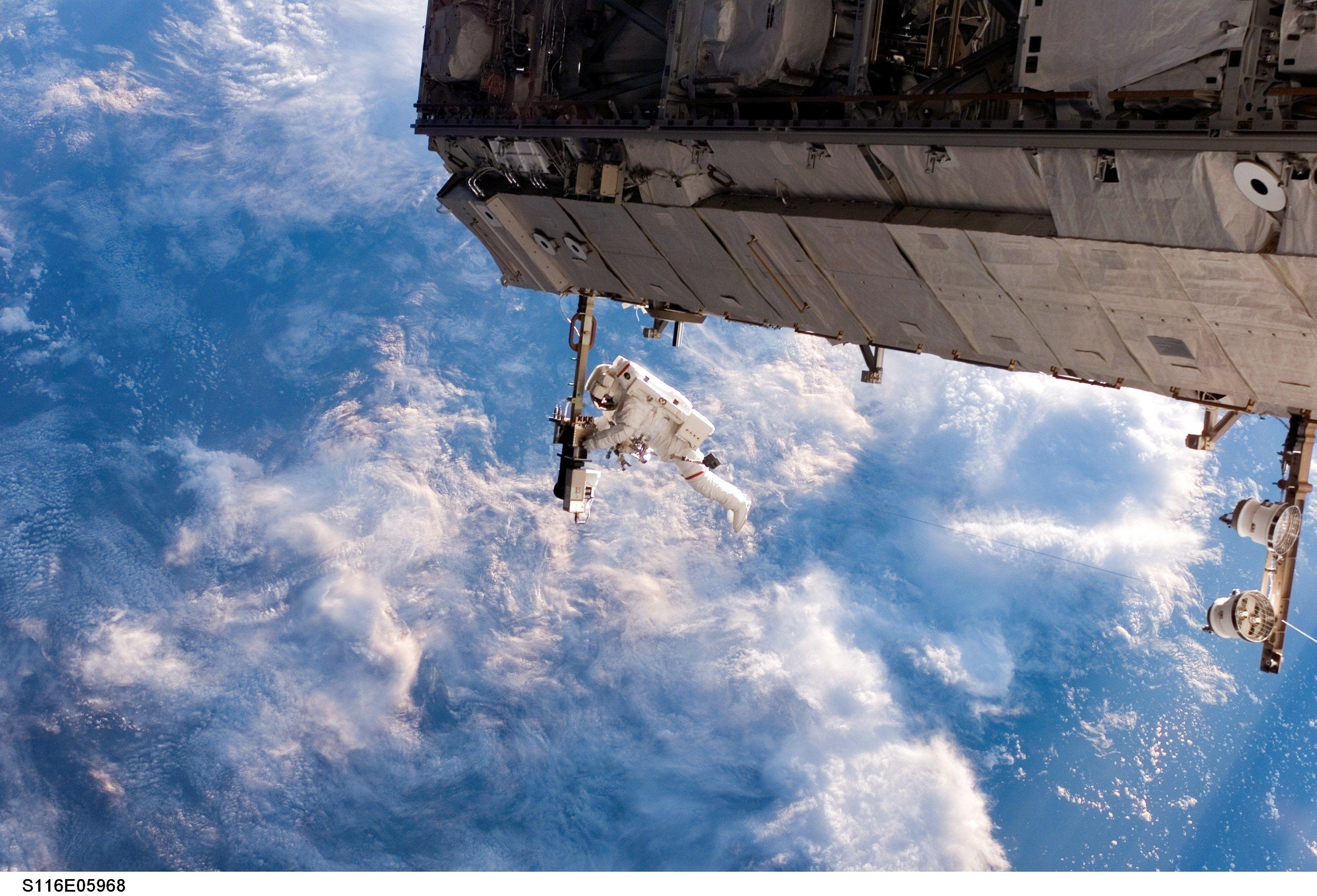 3032x2064 iss #space station #international space station wallpaper