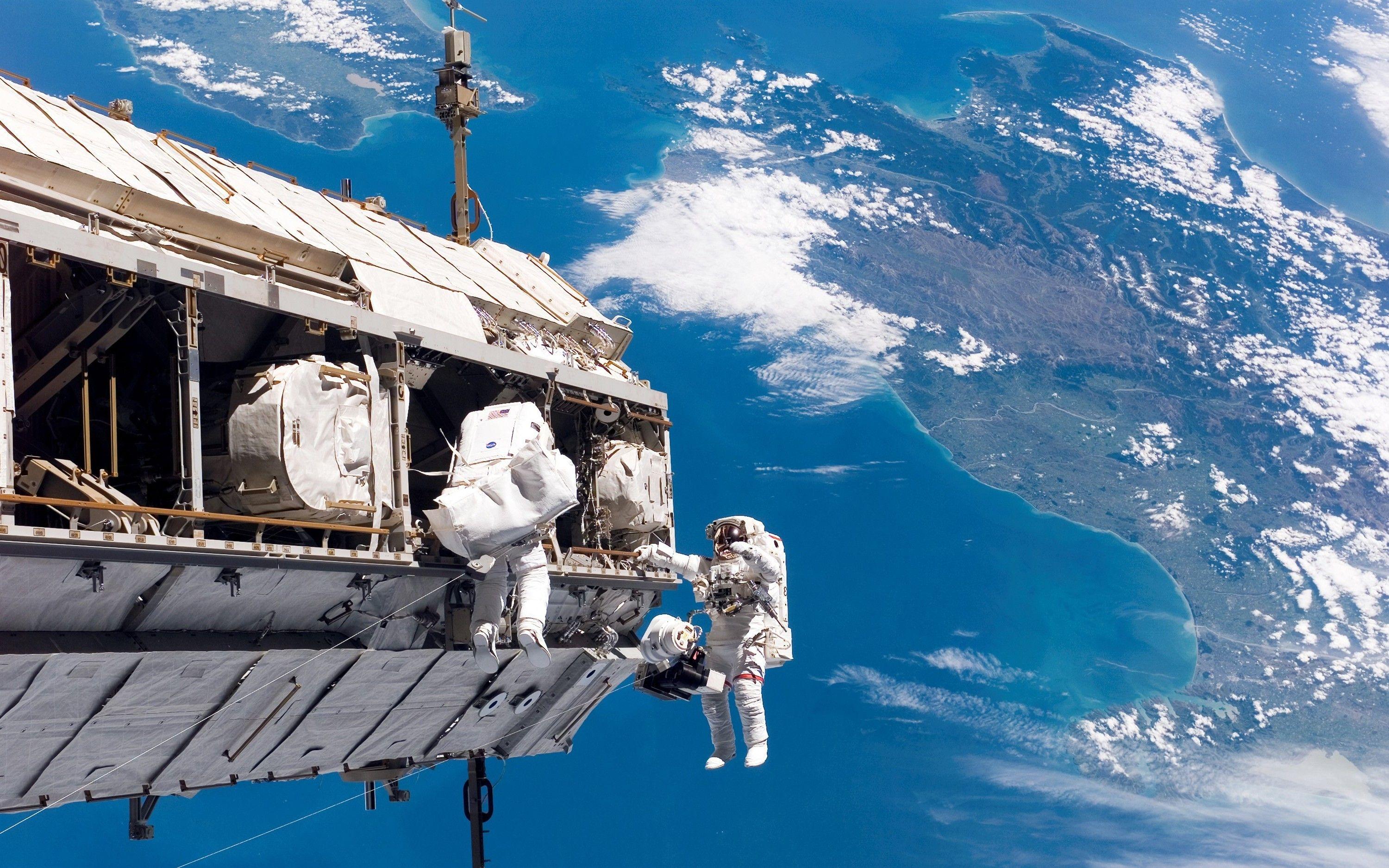 3000x1875 space, Astronaut, Earth, International Space Station, NASA