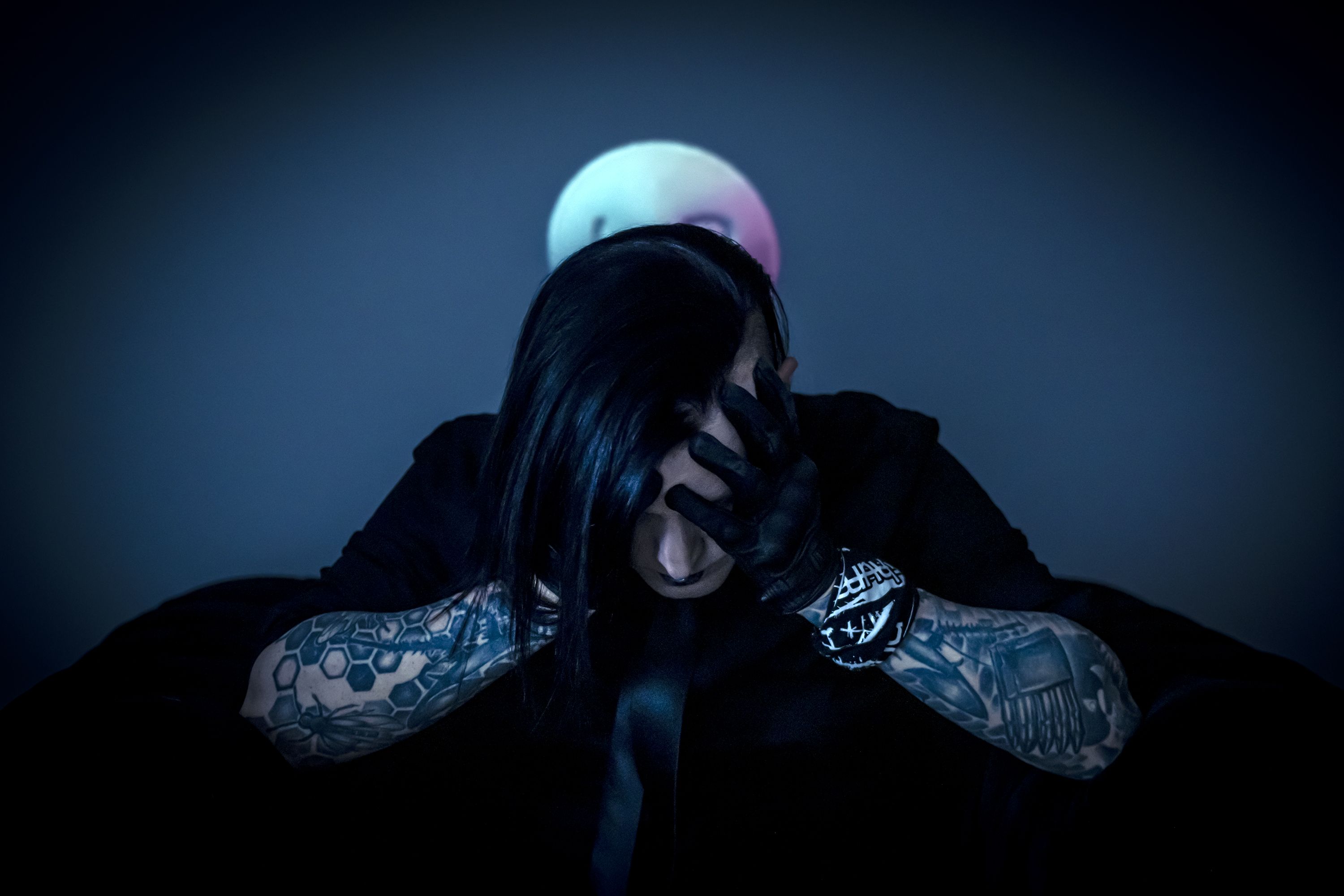 3000x2000 nolongerhuman, Author
