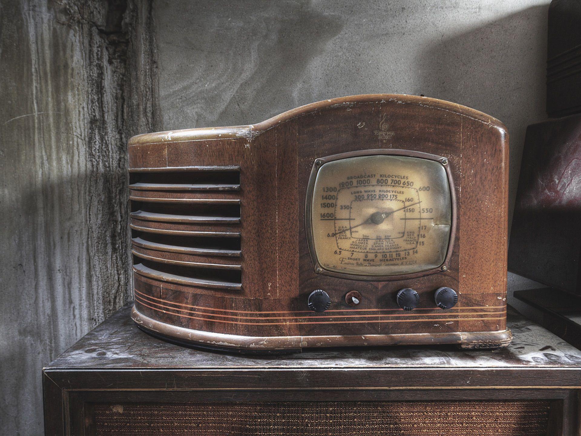 Classic Radio Wallpapers - Top Free Classic Radio Backgrounds -  WallpaperAccess