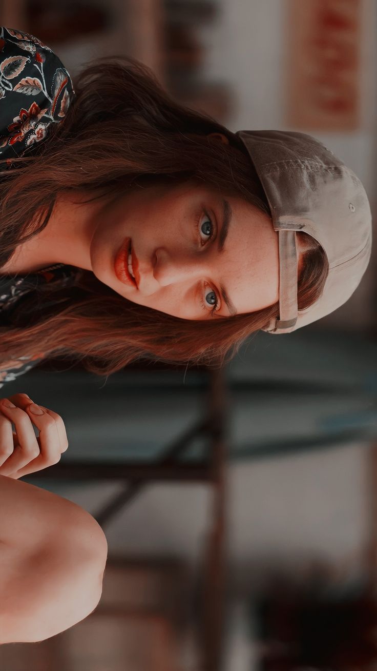 736x1308 Maya Hawke Lockscreen