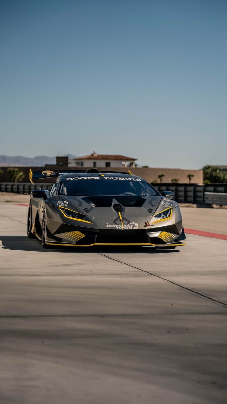 736x1308 Lamborghini Racing Car on Track. Forza horizon 5 gt cars, Forza horizon 4 all cars