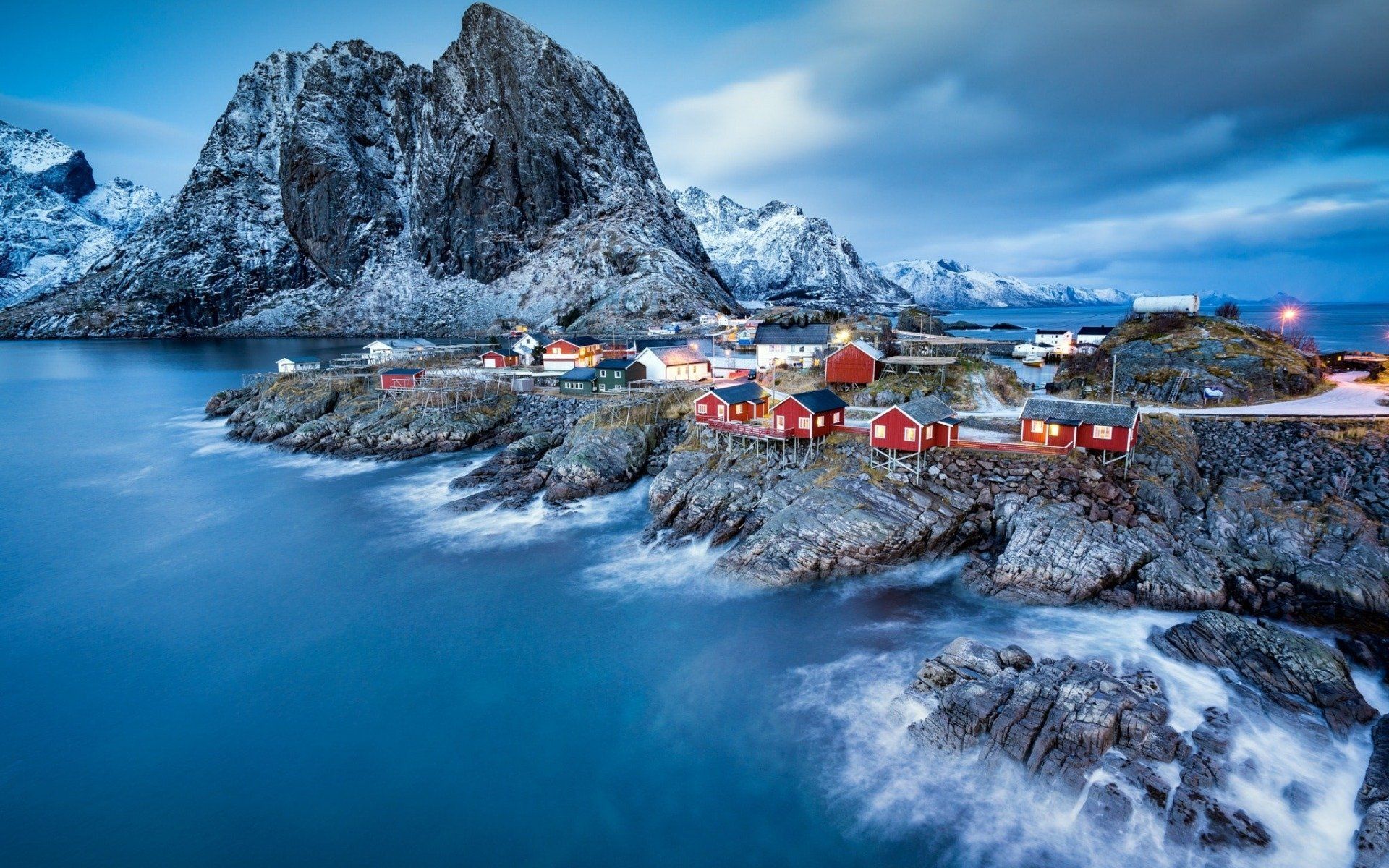 1920x1200 Reine Village at Lofoten Fjord
