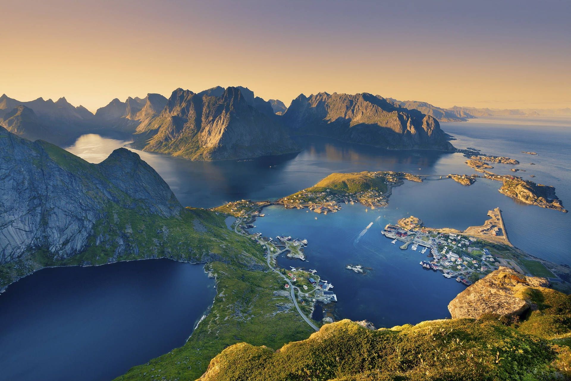 1920x1280 Download Clear Sky At Norway Fjords Wallpaper