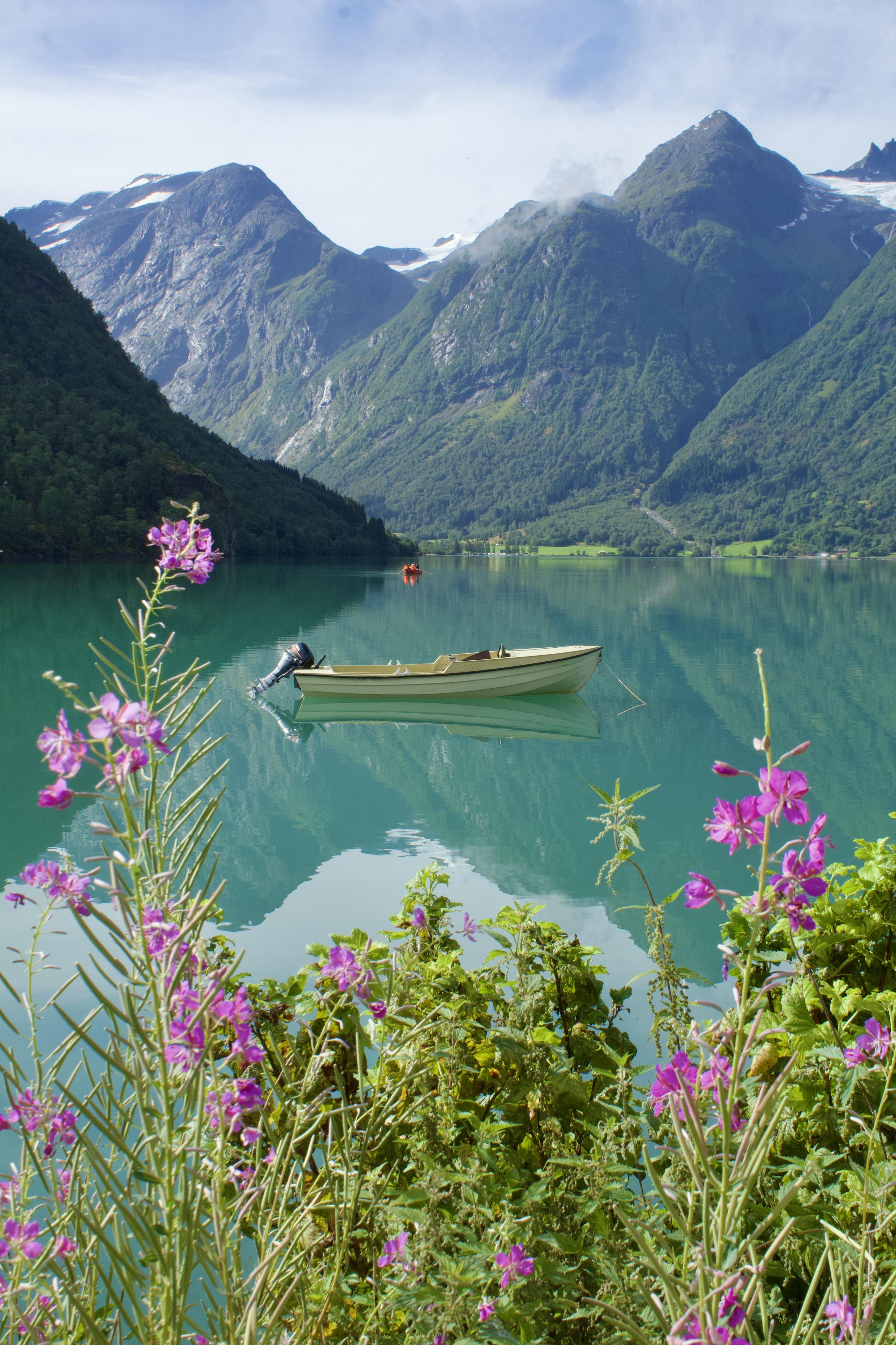 2839x4259 summer days in the Norwegian fjords