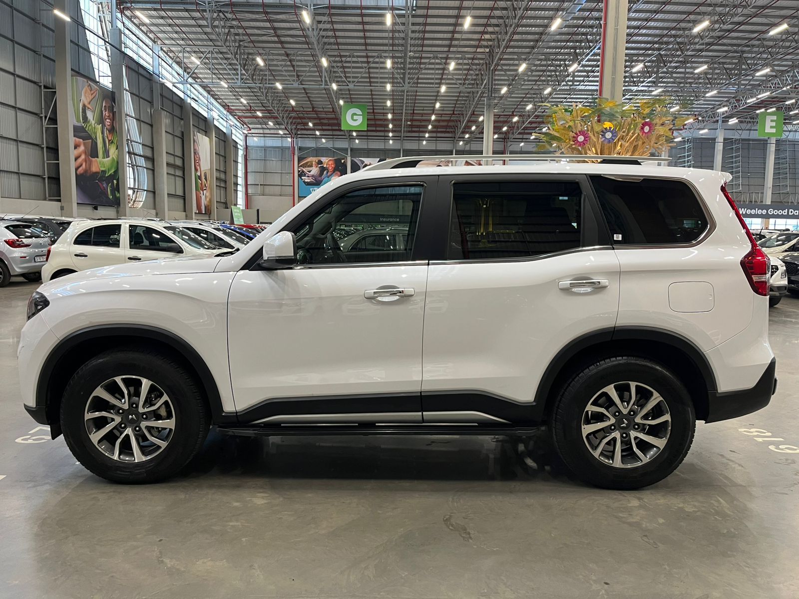 1600x1200 Mahindra Scorpio N 2.2D Z8 Km