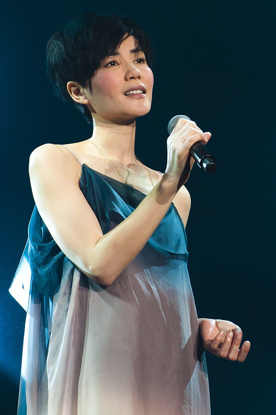960x1443 Faye