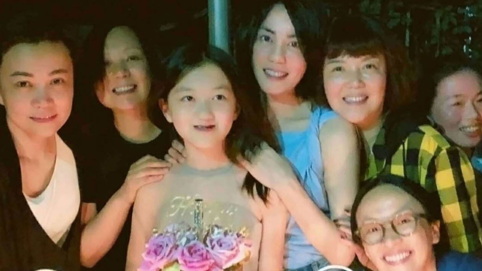 1600x900 Faye Wong celebrates her daughter's birthday