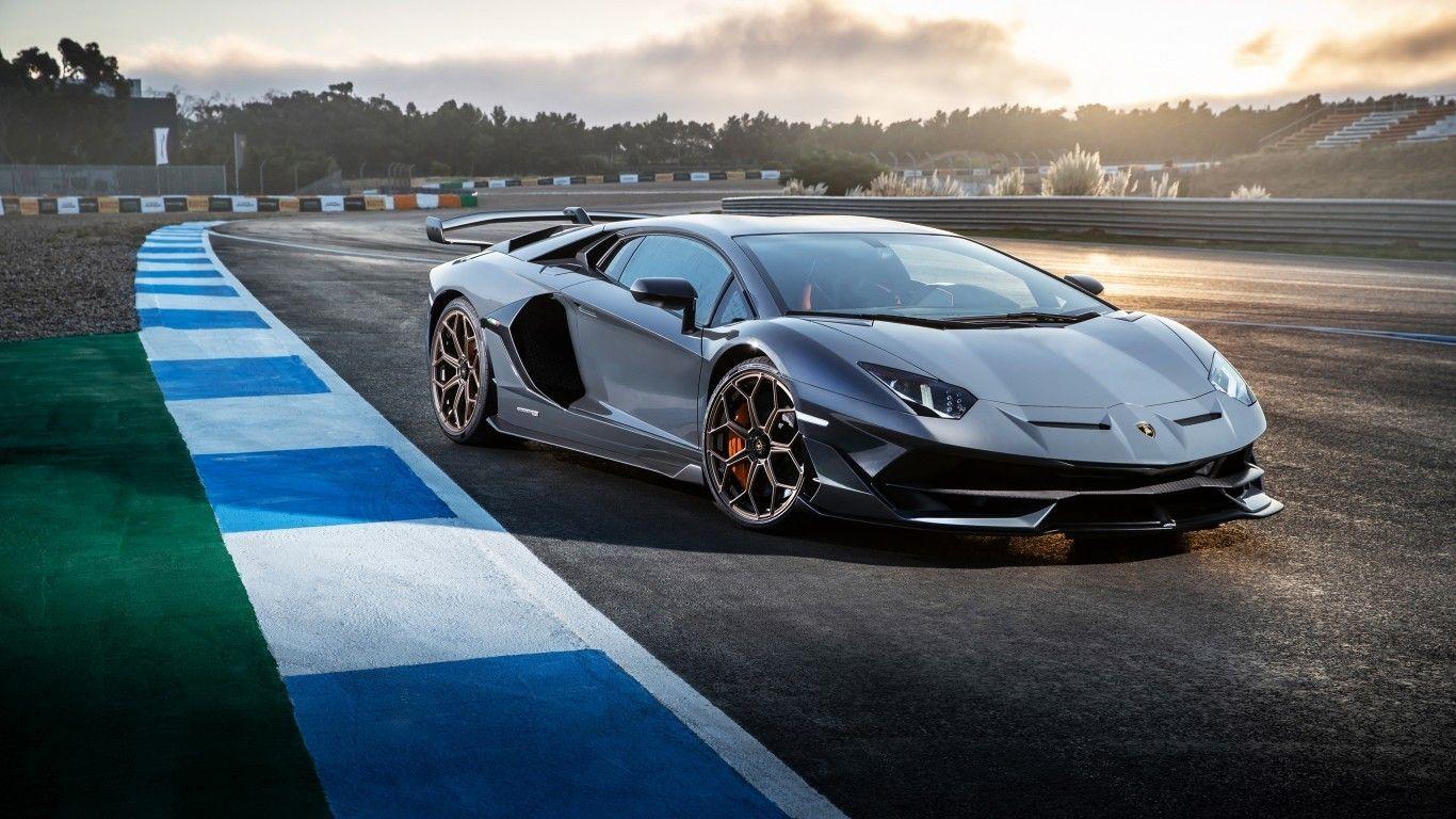 Lamborghini Wallpaper là lựa chọn đáng chú ý nếu bạn là một người yêu kiến trúc và đam mê xe hơi. Với những bức ảnh về Lamborghini với thiết kế đẹp mắt, sang trọng và đậm chất thể thao, bạn sẽ được trải nghiệm cảm giác mạnh mẽ, tự do và thỏa mãn trên chiếc điện thoại của mình.