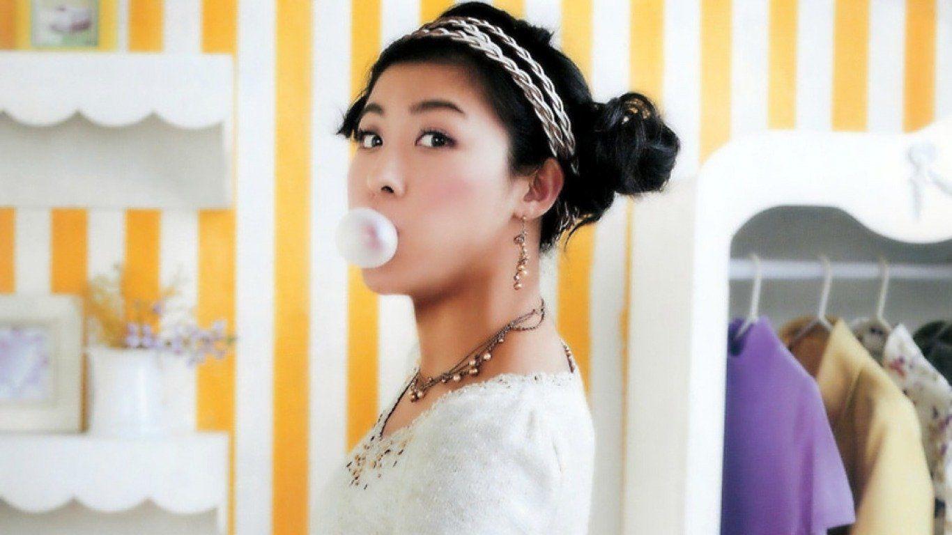 1366x768 Ha Ji Won Wallpaper And Background Imagex768